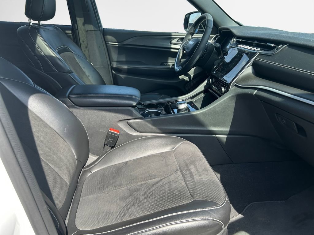 Certified 2023 Jeep Grand Cherokee Altitude image 30