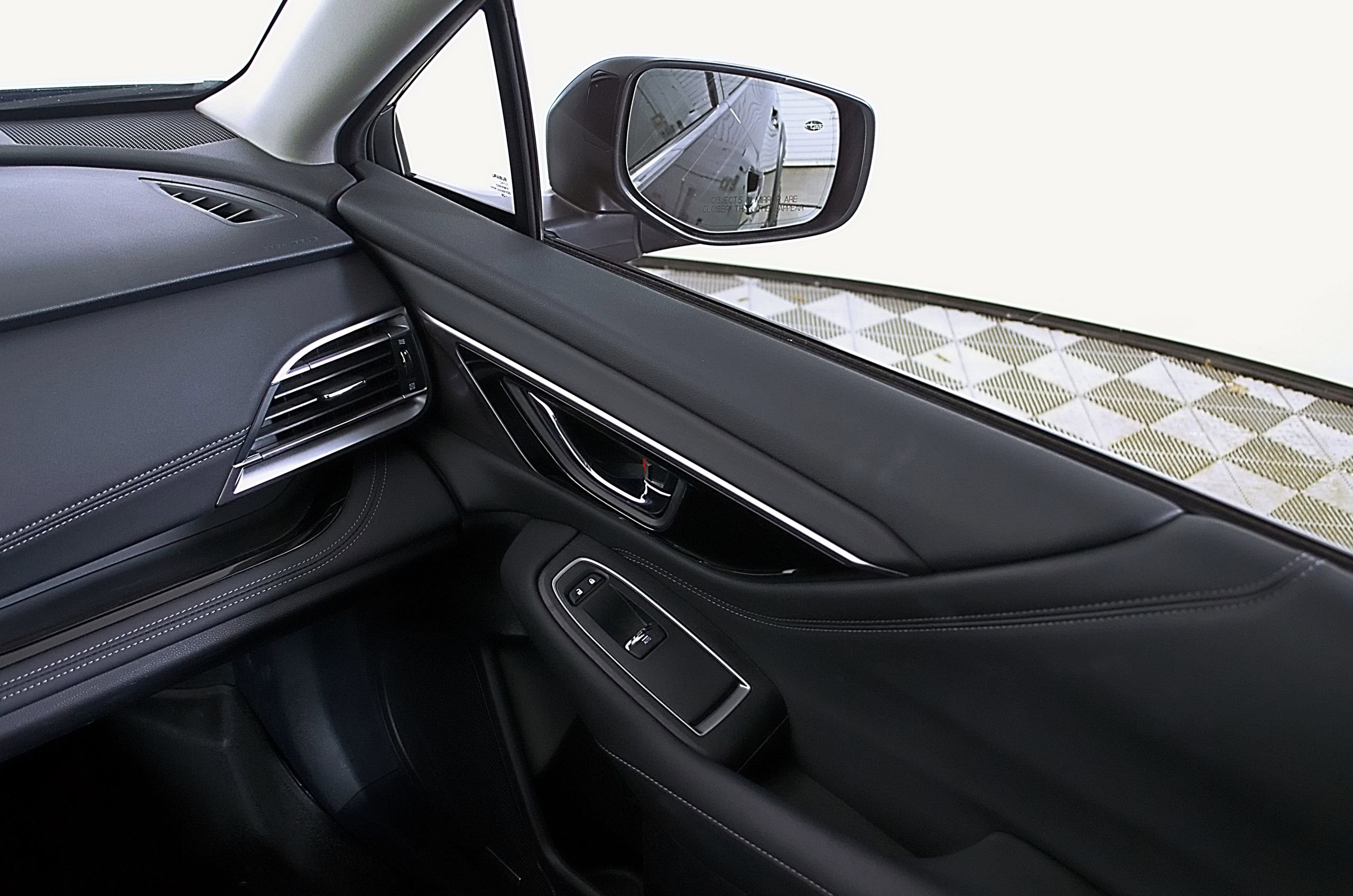 Used 2025 Subaru Outback Touring XT image 19