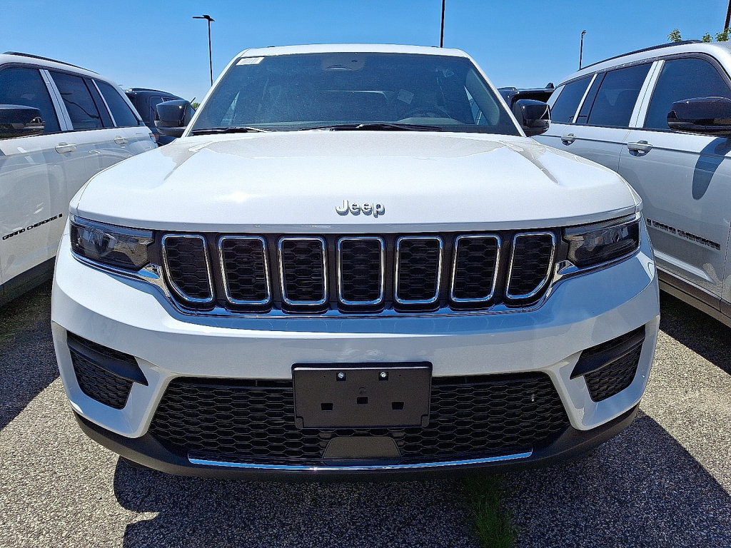 New 2026 Jeep Grand Cherokee Laredo X AWD/4WD image 2