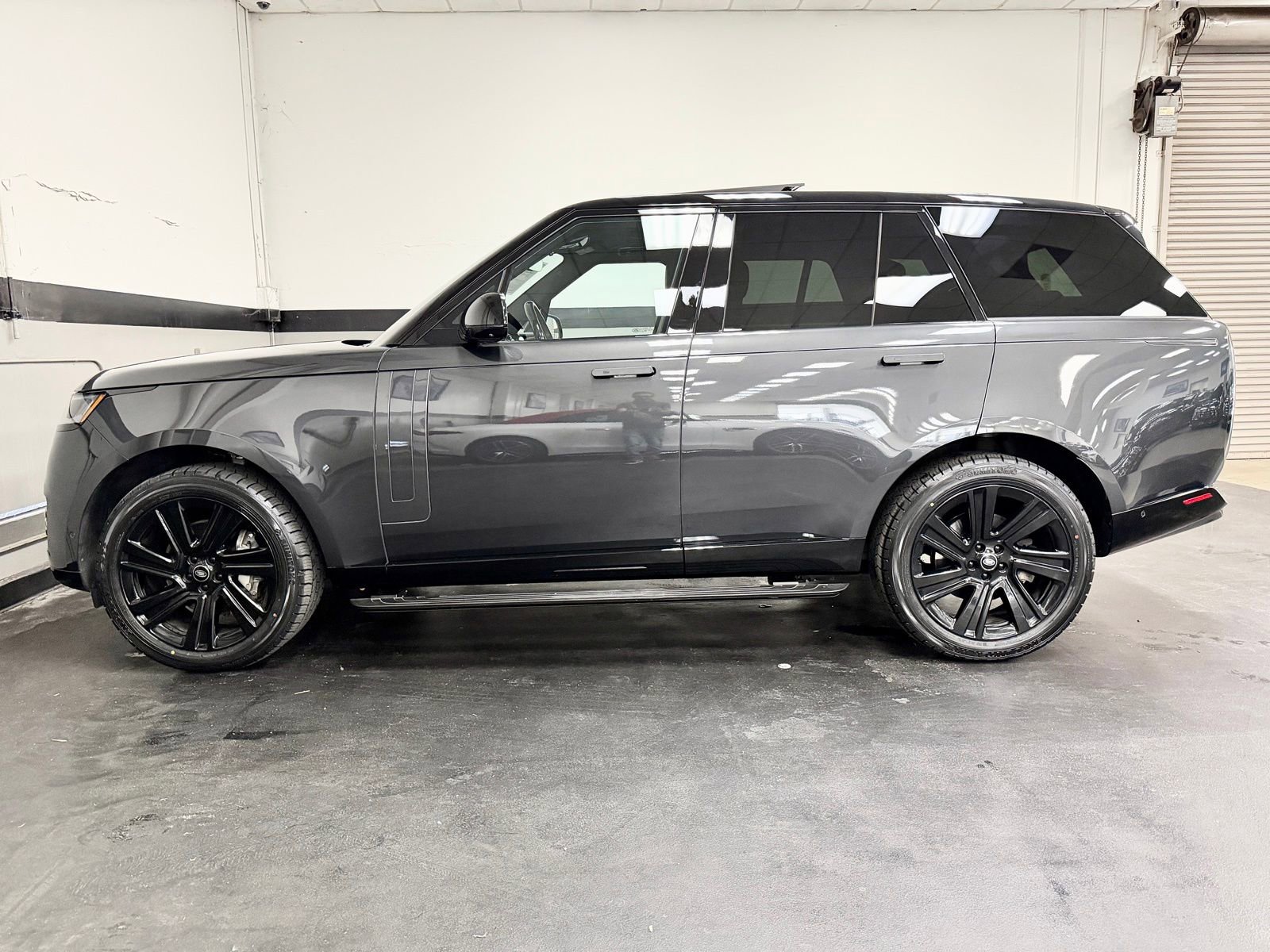 Used 2023 Land Rover Range Rover SE AWD/4WD image 9