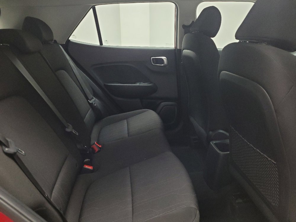Used 2021 Hyundai Venue SE FWD image 19