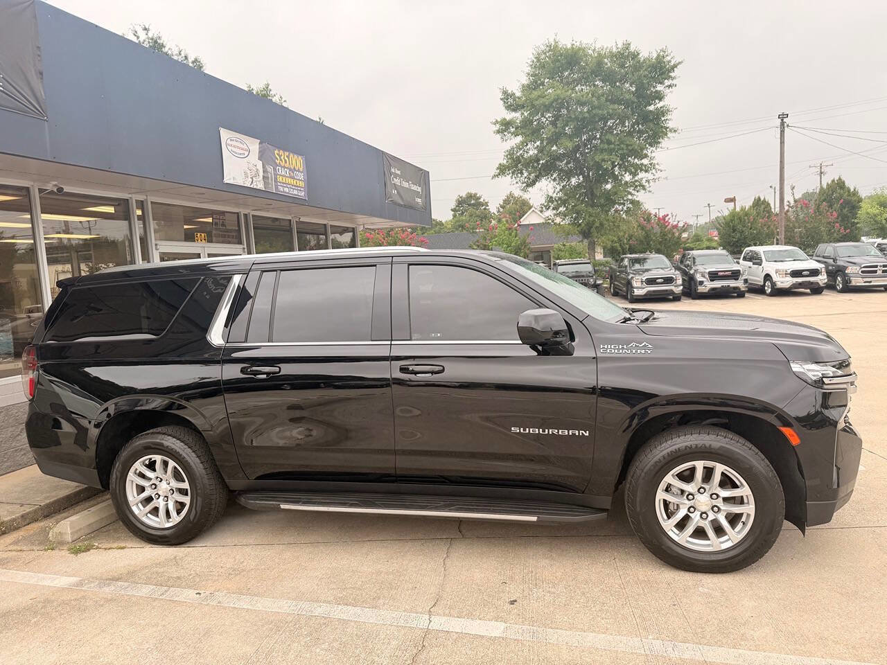 Used 2021 Chevrolet Suburban LS image 1