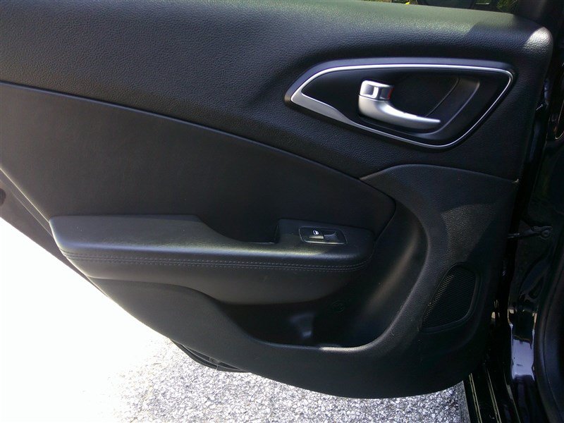 Used 2017 Chrysler 200 Limited Platinum FWD image 16