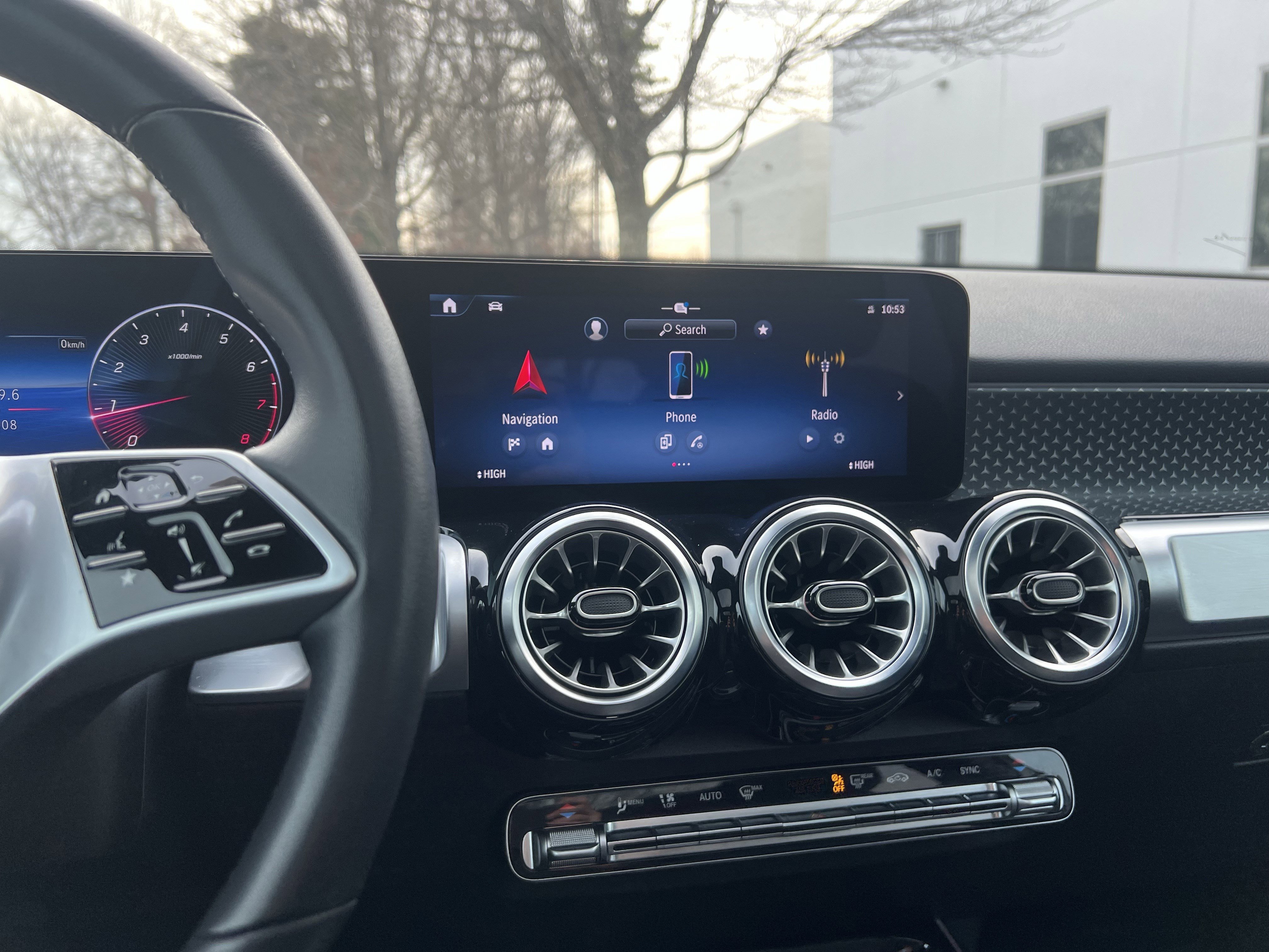 Used 2024 Mercedes-Benz GLB 250 4MATIC image 31