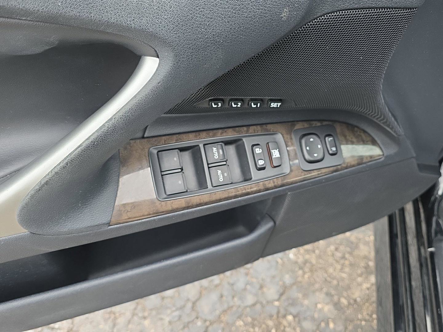 Used 2012 Lexus IS 250C w/ Luxury Pkg image 12