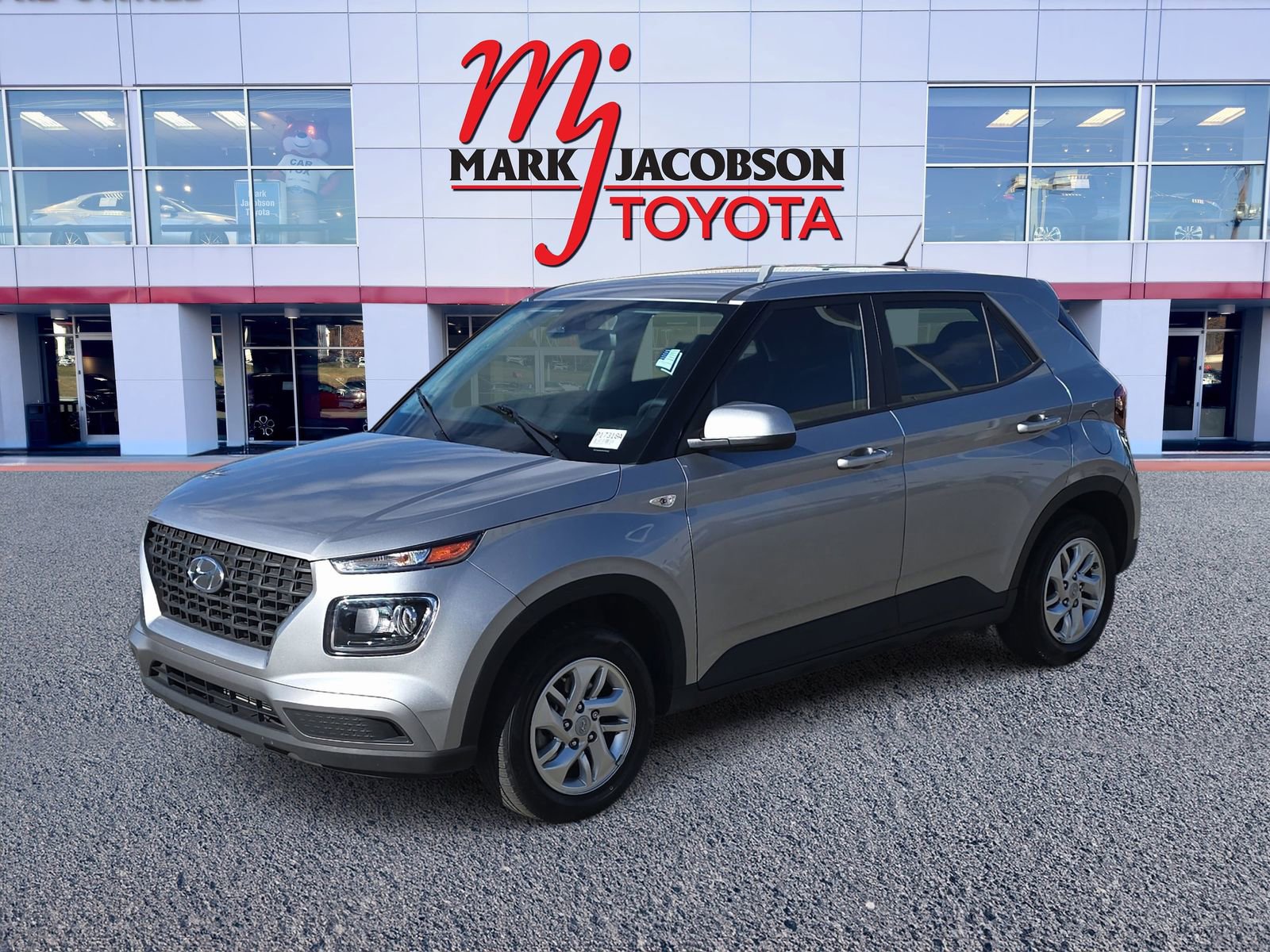 Used 2024 Hyundai Venue SE image 1