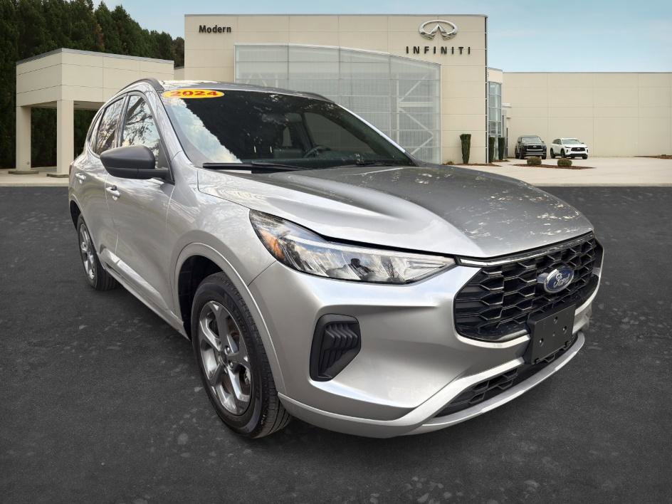 Used 2024 Ford Escape ST-Line image 3