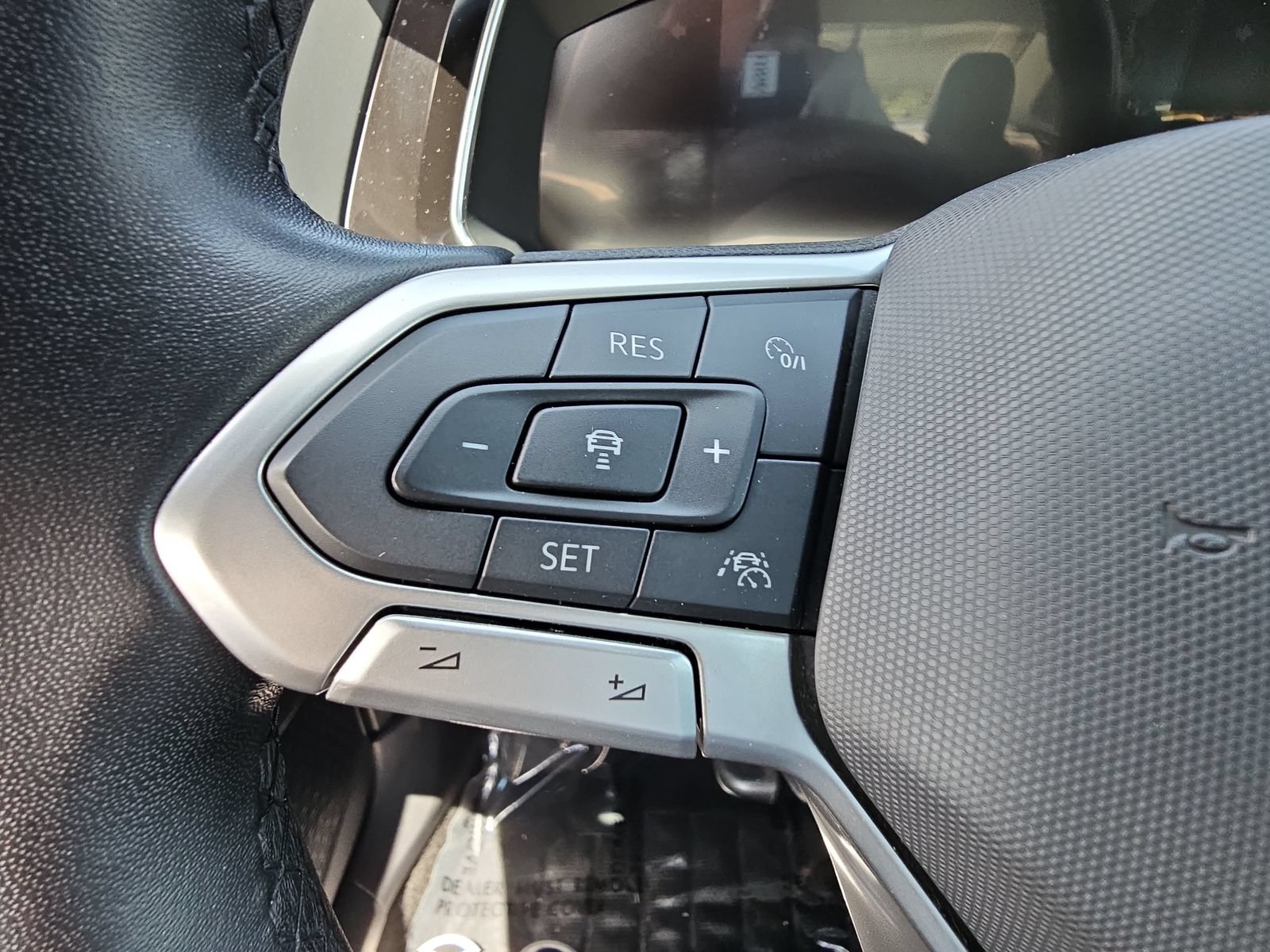 Used 2024 Volkswagen Jetta SE FWD image 16