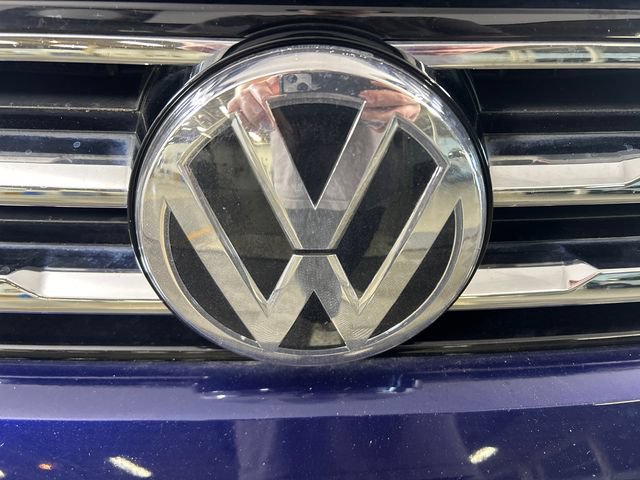 Used 2021 Volkswagen Tiguan SE w/ Panoramic Sunroof Package AWD/4WD image 8