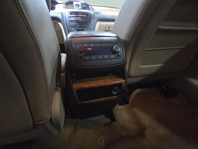 Used 2009 Buick Enclave CXL w/ Driver Confidence Package image 33