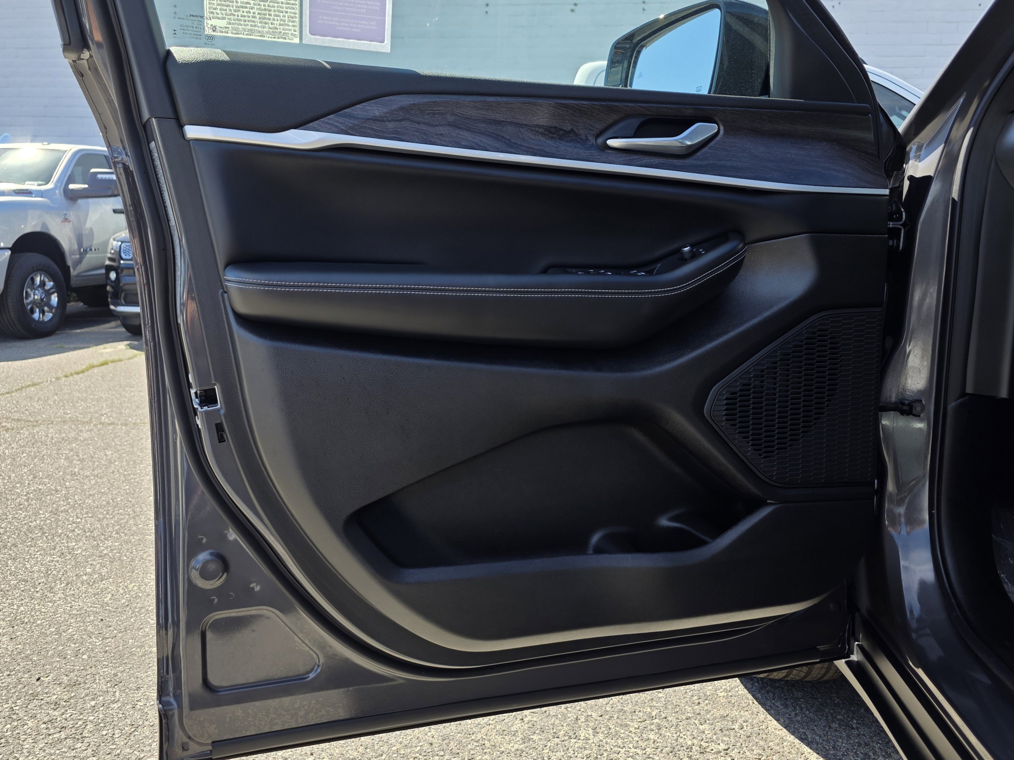 New 2026 Jeep Grand Cherokee Altitude image 10