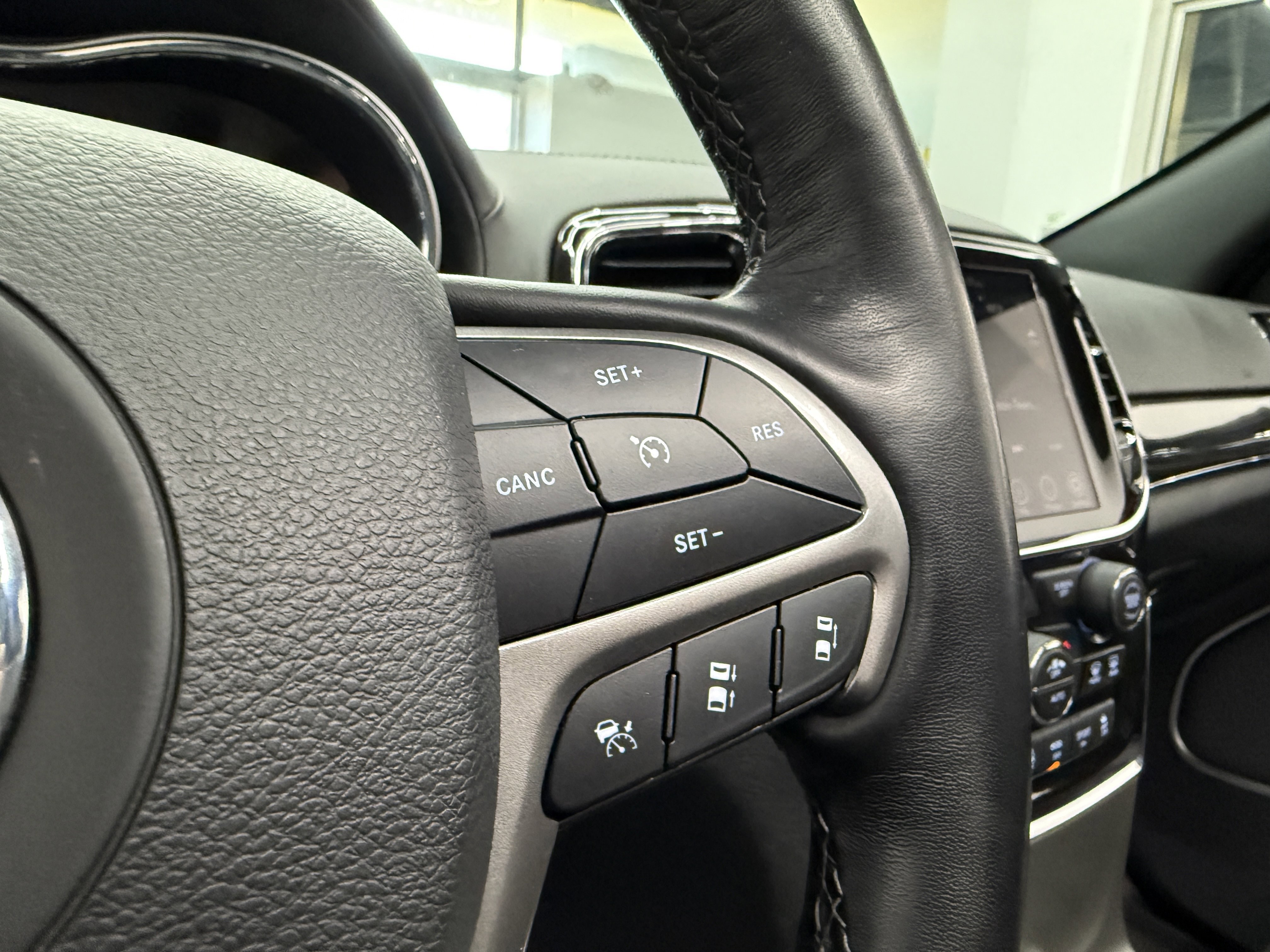 Used 2021 Jeep Grand Cherokee Overland w/ Protech Group AWD/4WD image 14