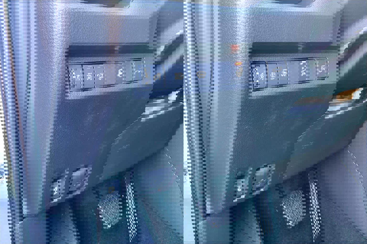 Used 2025 Toyota RAV4 XLE image 36