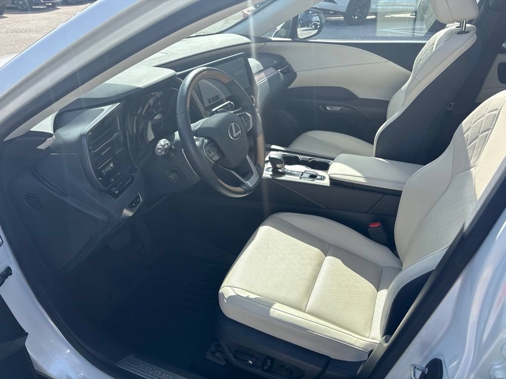 Used 2025 Lexus RX 350 Premium Plus w/ Accessory Package (Z1) FWD image 17