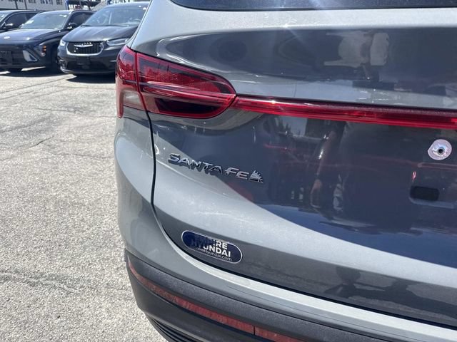 Certified 2022 Hyundai Santa Fe SE w/ Winter Weather Package AWD/4WD image 5