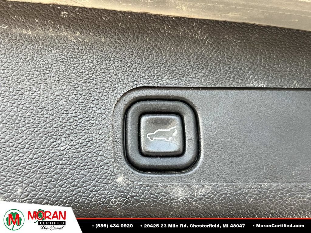 Used 2010 Chevrolet Suburban LTZ AWD/4WD image 13