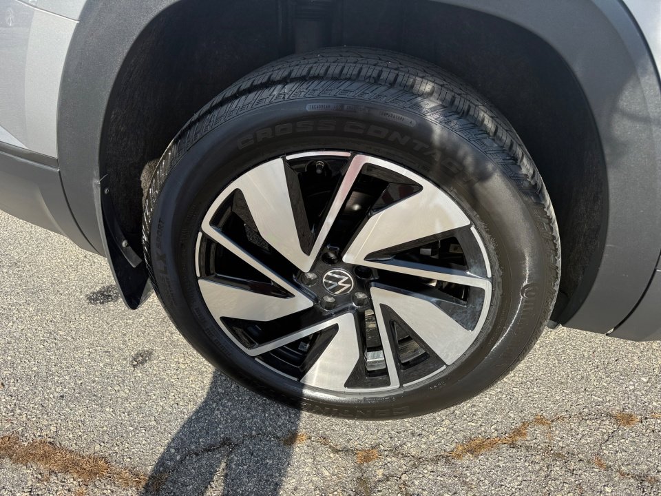 Used 2024 Volkswagen Atlas SE image 27