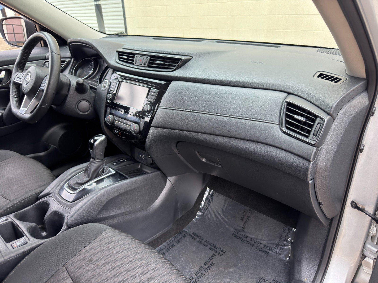 Used 2019 Nissan Rogue SV w/ Premium Package AWD/4WD image 13