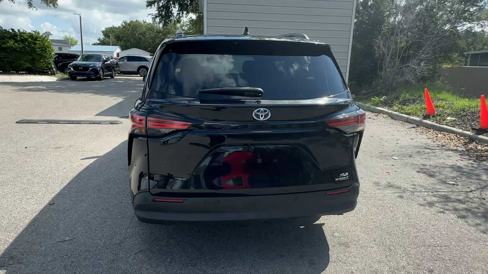 Used 2022 Toyota Sienna XLE FWD image 7