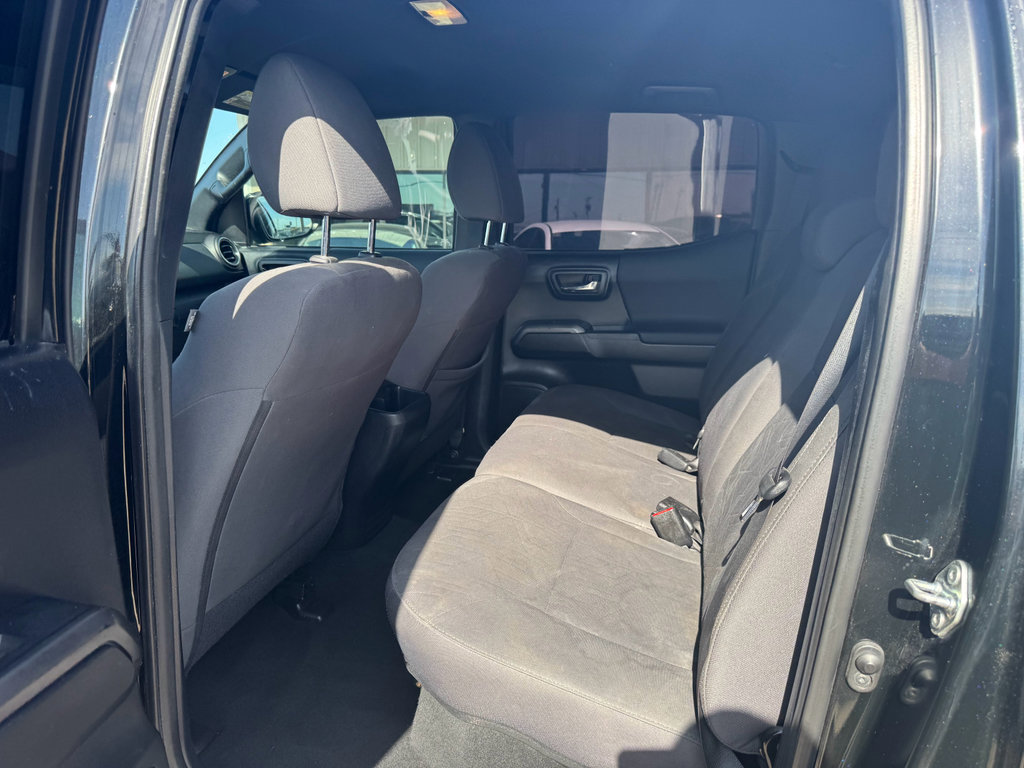 Used 2018 Toyota Tacoma TRD Off-Road w/ Technology Package image 13