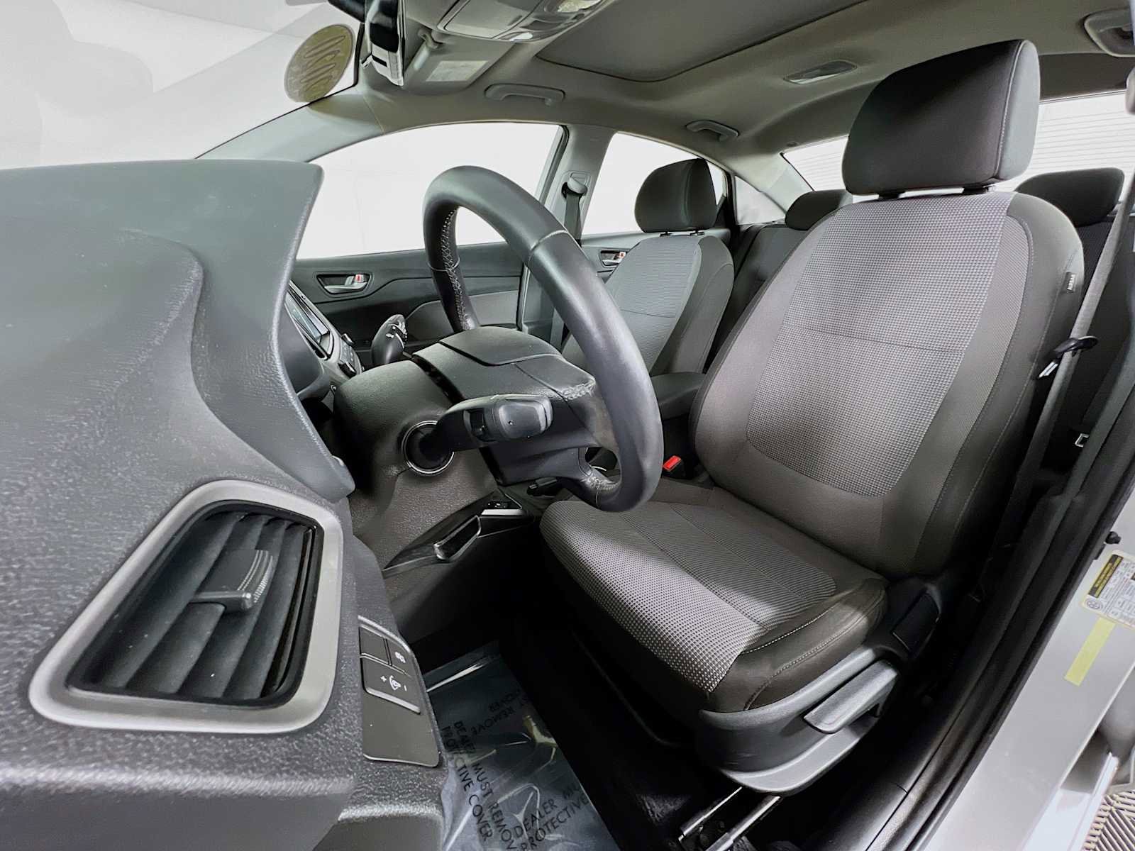 Used 2020 Hyundai Accent Limited FWD image 21