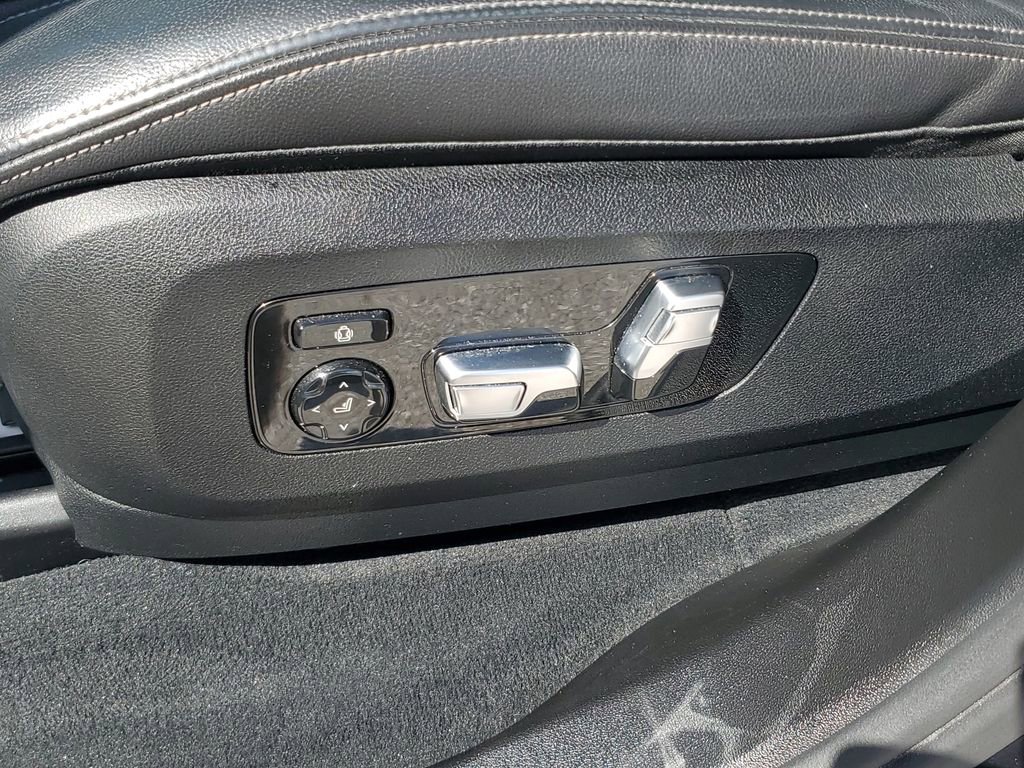 Used 2019 BMW X5 xDrive40i w/ Executive Package image 19