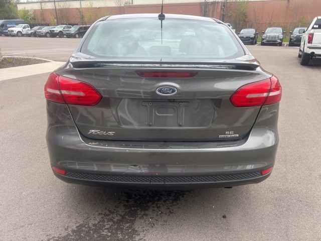 Used 2015 Ford Focus SE w/ Equipment Group 201A FWD image 6