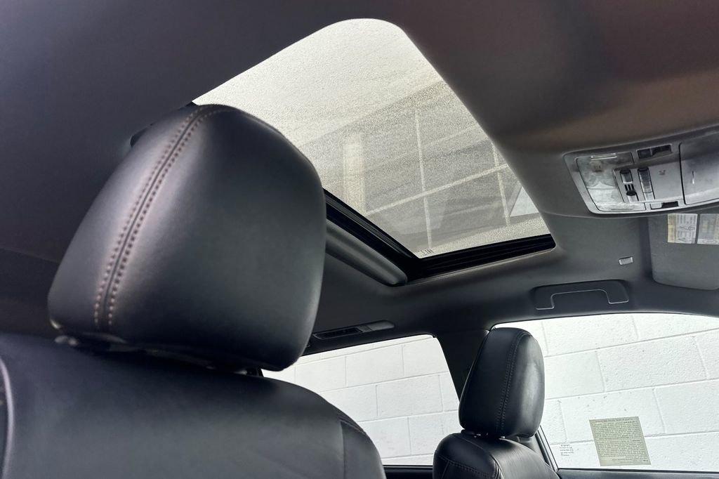 Used 2019 Toyota Highlander XLE AWD/4WD image 18
