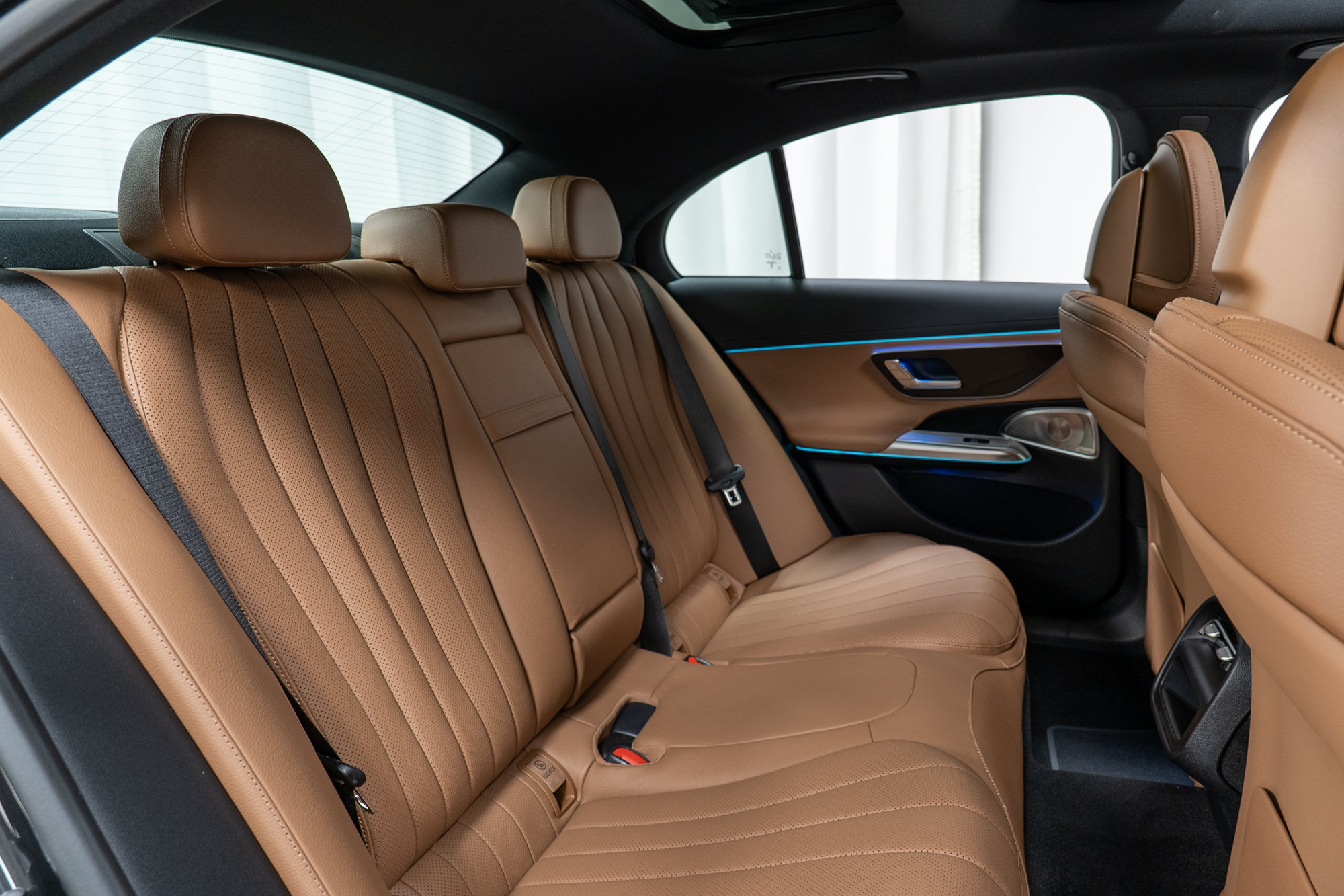 New 2026 Mercedes-Benz E 450 4MATIC Sedan image 24