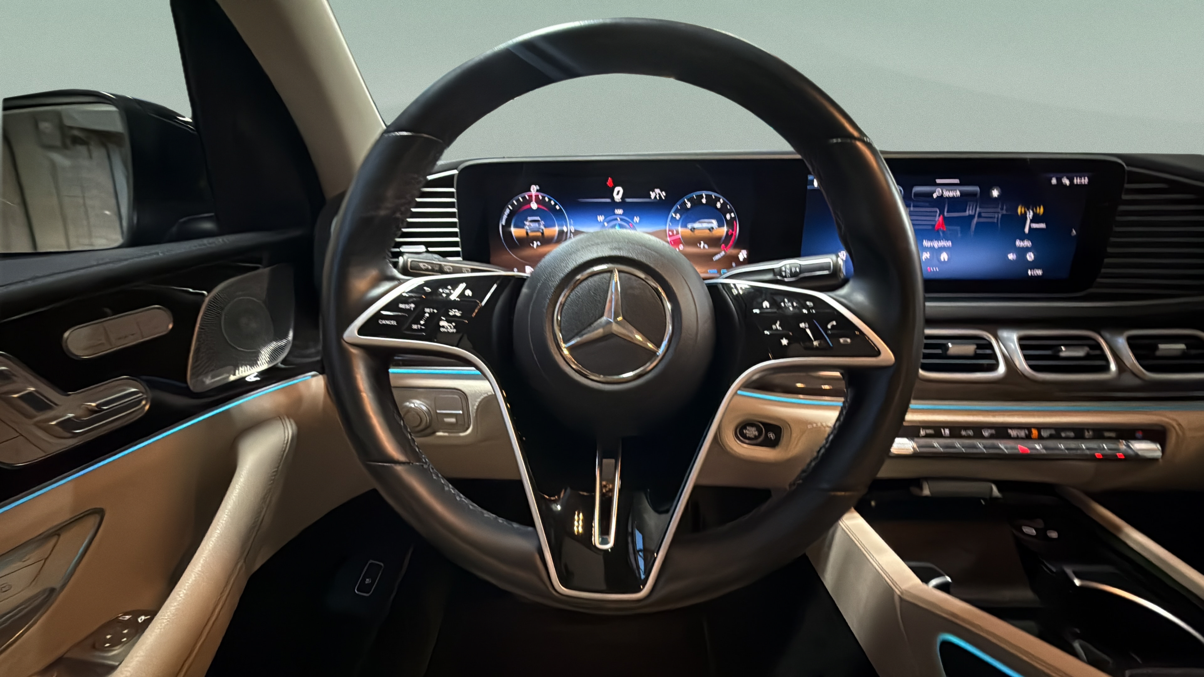 Used 2024 Mercedes-Benz GLS 450 4MATIC image 23