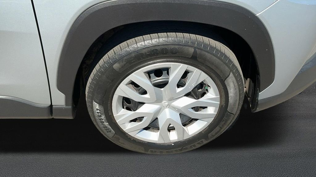 Used 2022 Toyota Corolla Cross L image 7