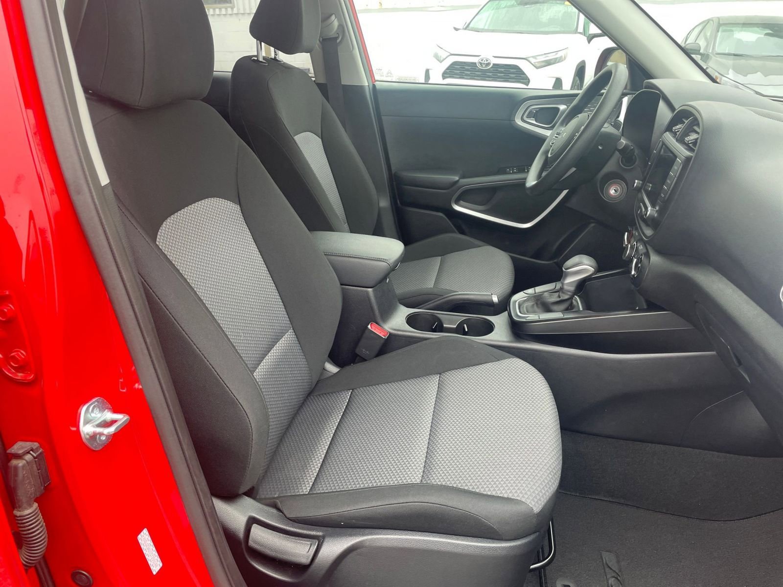 Used 2025 Kia Soul LX w/ LX Technology Package image 34