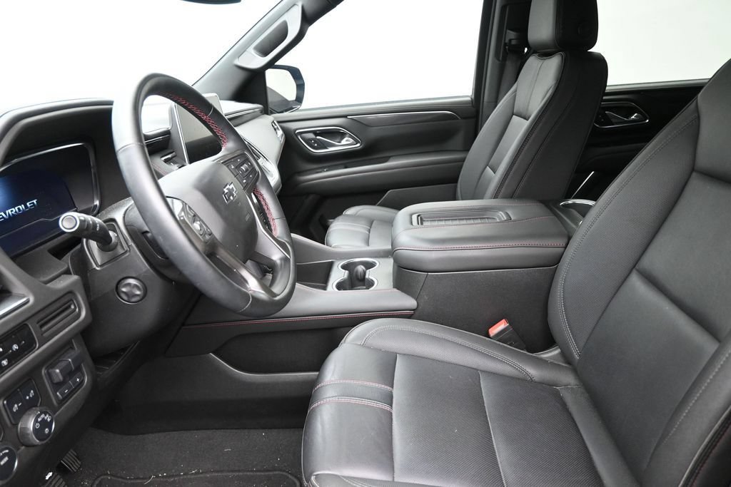 Used 2024 Chevrolet Suburban RST w/ Luxury Package RWD image 12