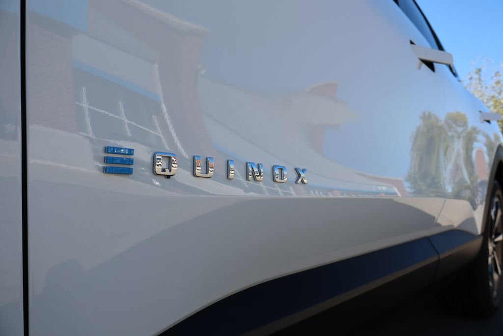 New 2026 Chevrolet Equinox EV LT image 8