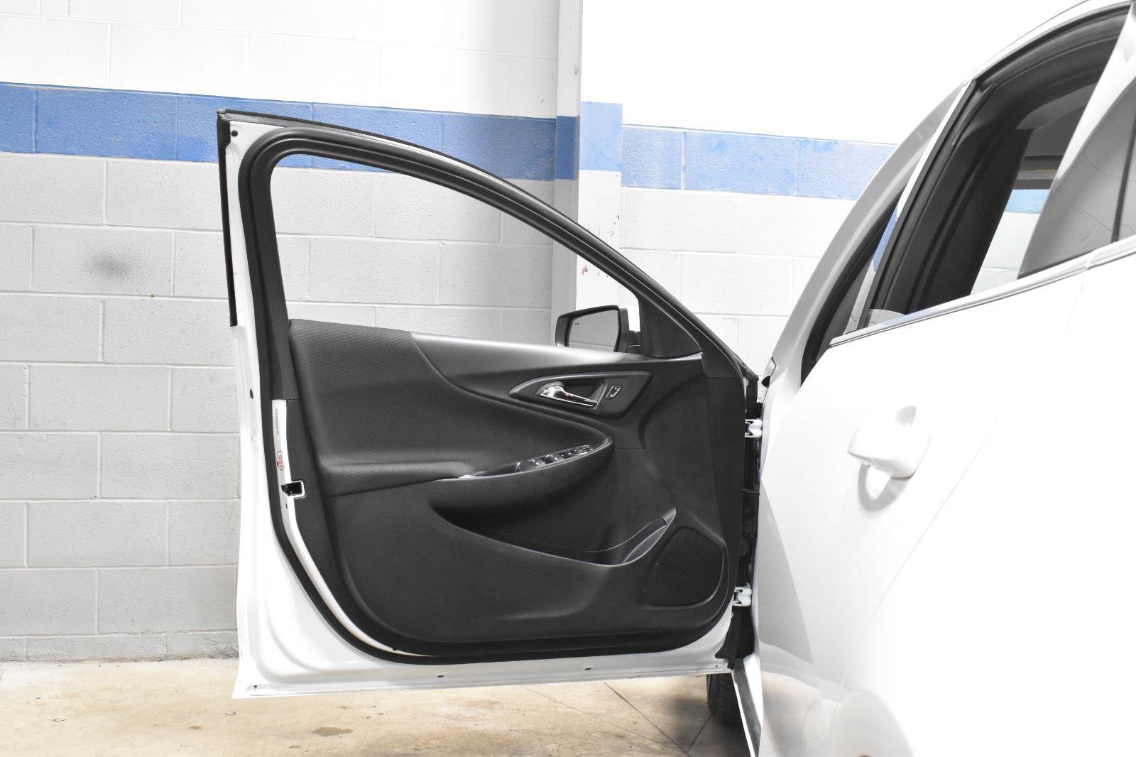 Used 2024 Chevrolet Malibu LT w/ Sport Edition image 9