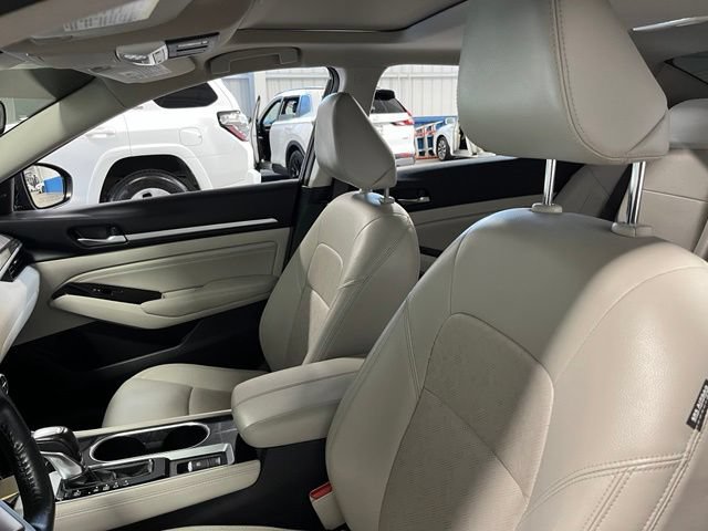 Used 2023 Nissan Altima 2.5 SL FWD image 23