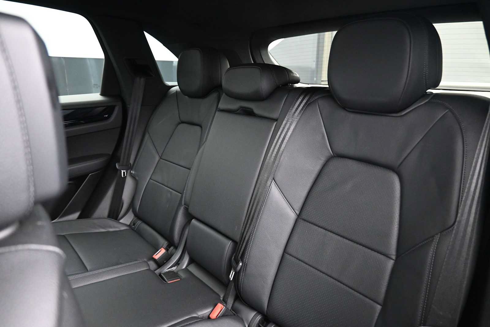 Certified 2021 Porsche Cayenne AWD/4WD image 16