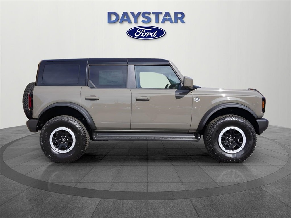 New 2025 Ford Bronco Outer Banks image 2