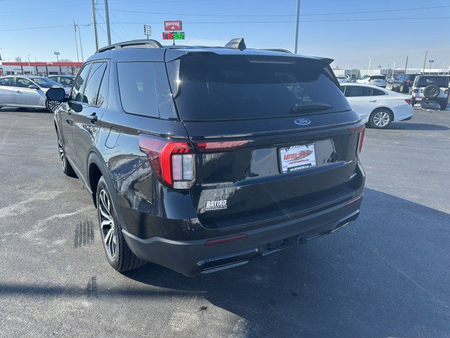Used 2025 Ford Explorer ST-Line image 9