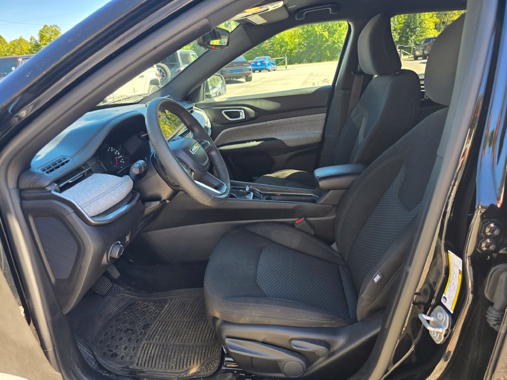 Used 2024 Jeep Compass Sport AWD/4WD image 4