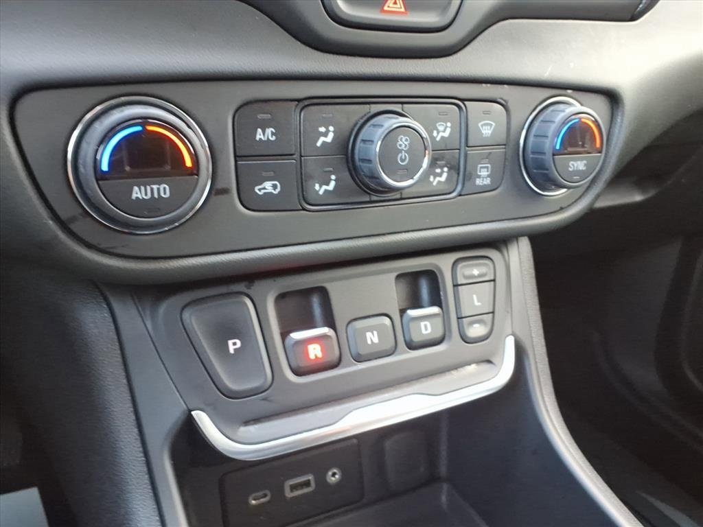 Used 2019 GMC Terrain SLE w/ Driver Convenience Package image 20