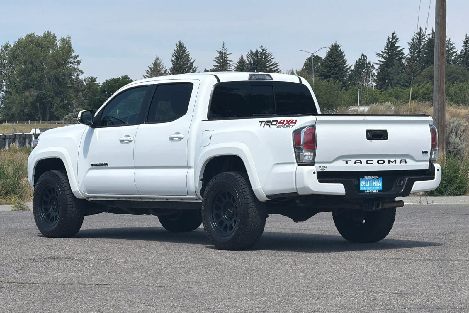 Used 2021 Toyota Tacoma TRD Sport w/ Technology Package AWD/4WD image 6