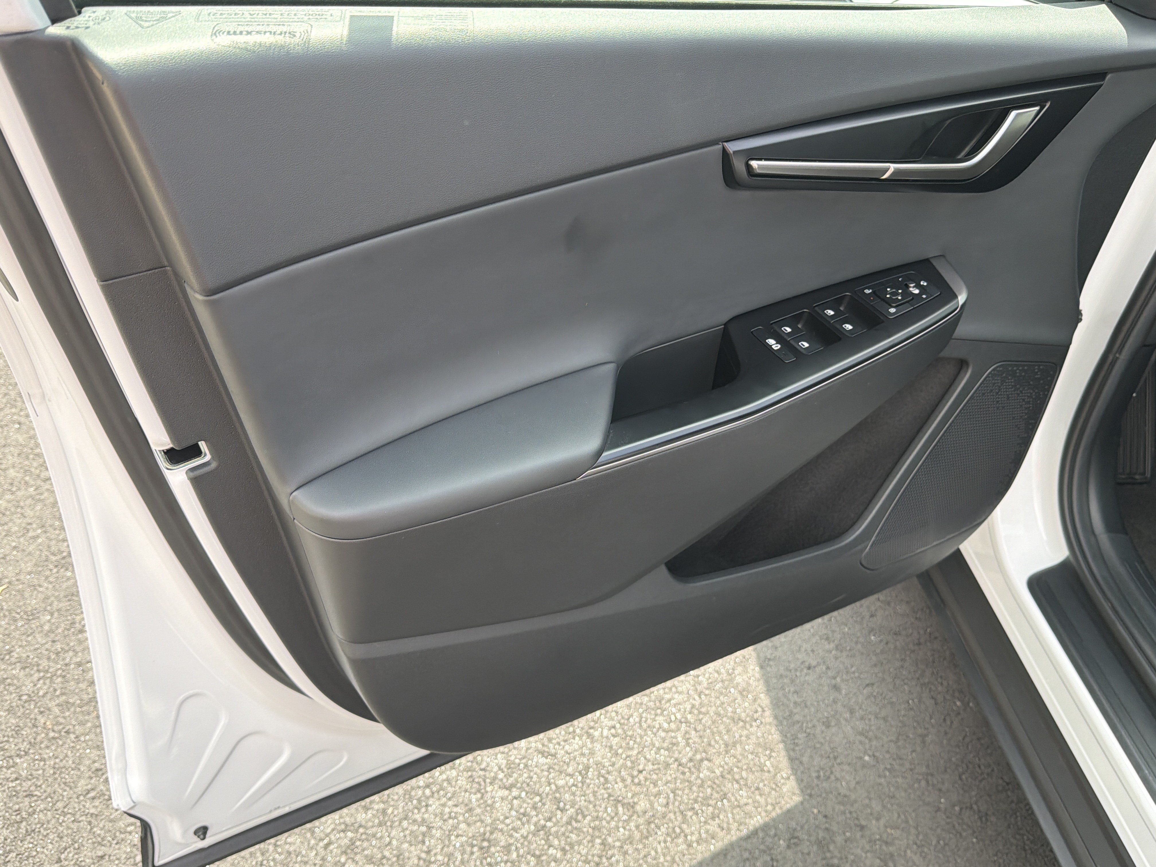 Certified 2025 Kia EV6 Light w/ Light LR Technology Package RWD image 10