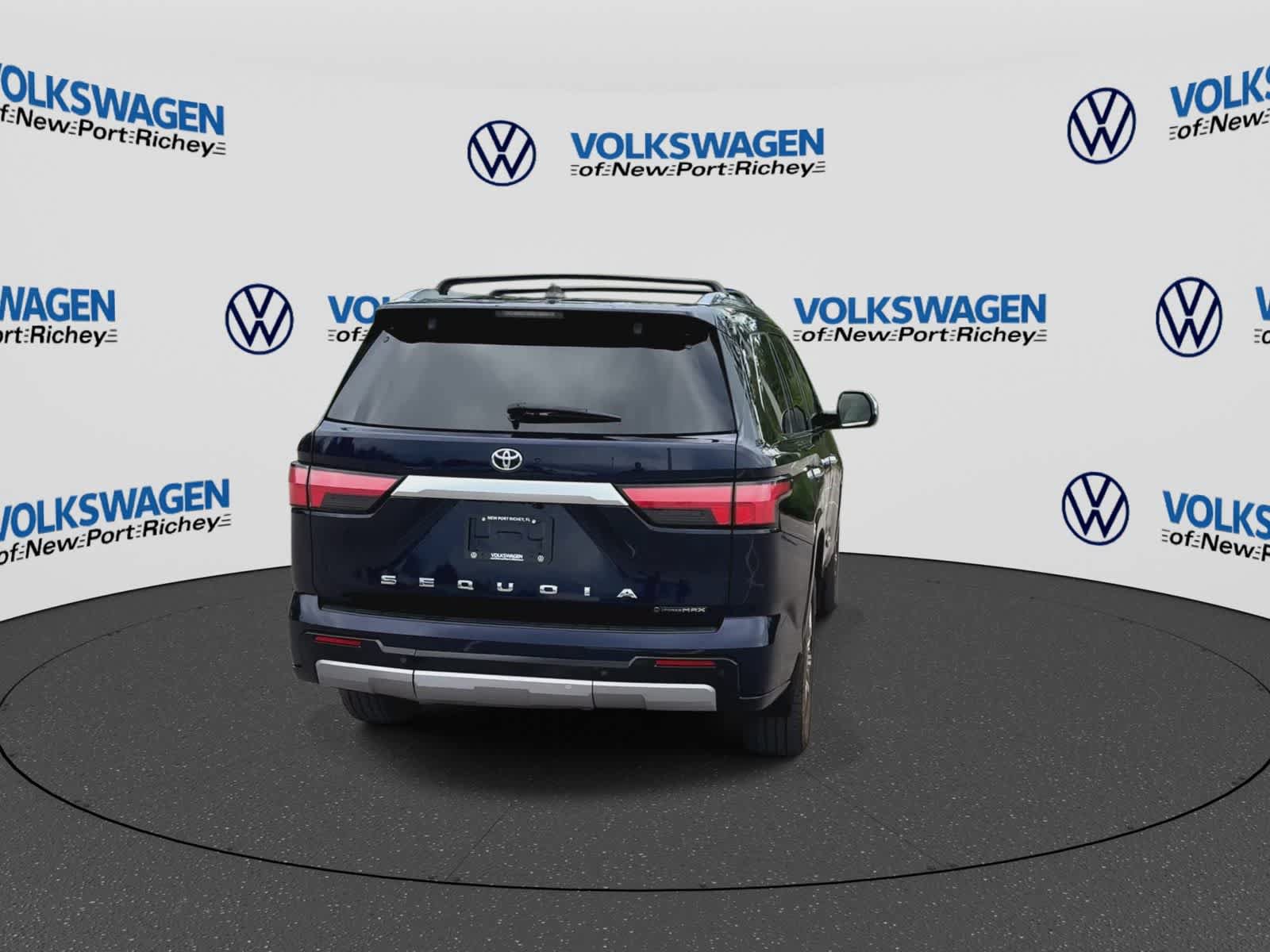 Used 2025 Toyota Sequoia Capstone AWD/4WD image 7