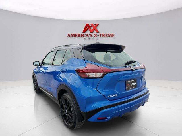 Used 2023 Nissan Kicks SR FWD image 3