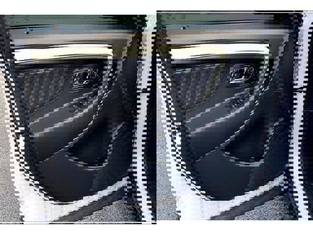 Used 2019 Ford Taurus SEL w/ Equipment Group 201A image 24