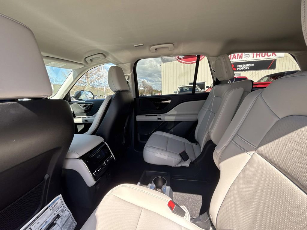 New 2026 Lincoln Aviator 2WD image 10