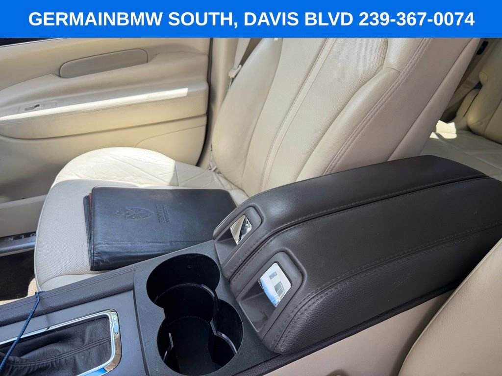 Used 2013 Lincoln MKT AWD image 21