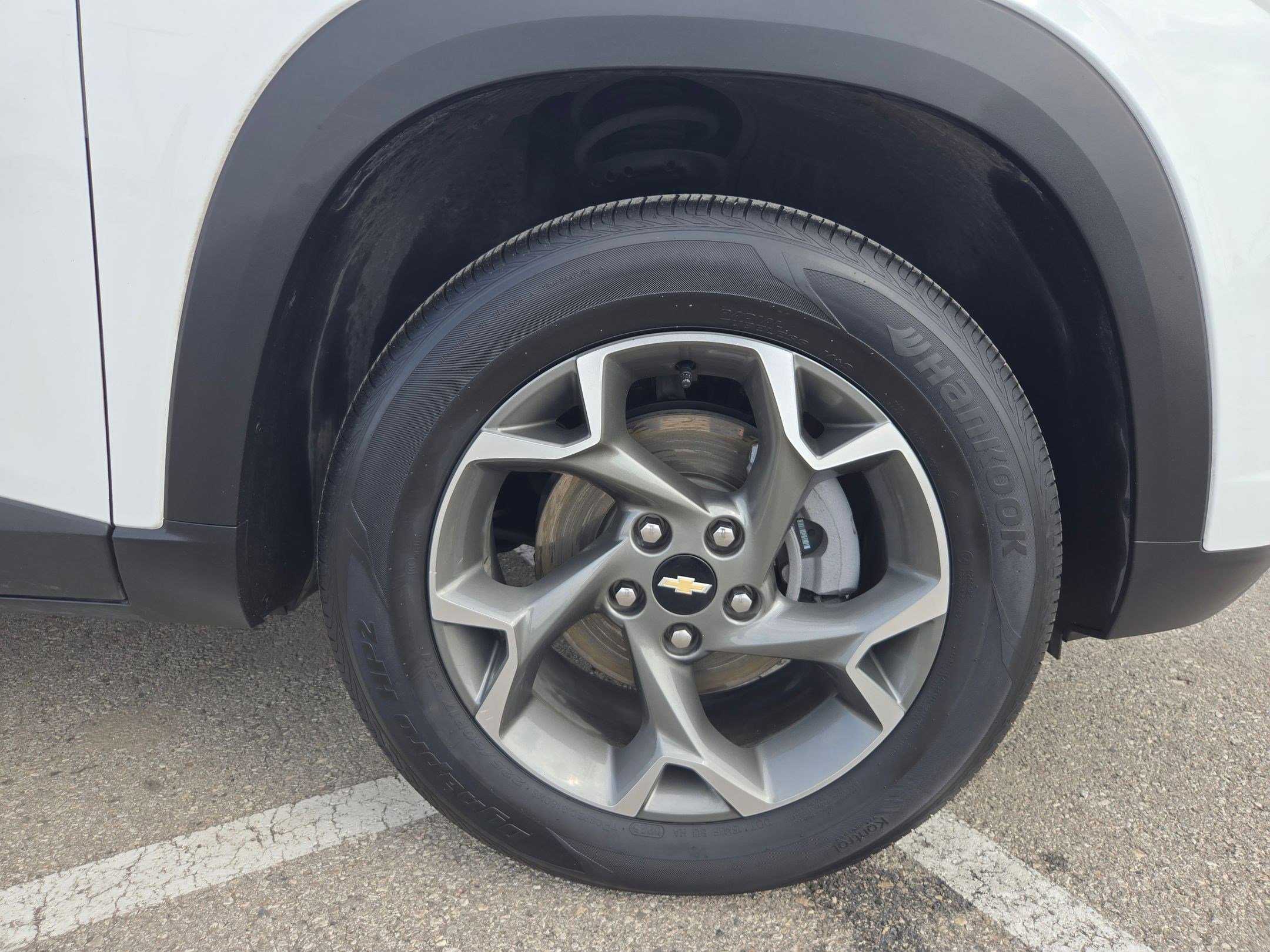 Certified 2025 Chevrolet Trax LT w/ Driver Confidence Package FWD image 21