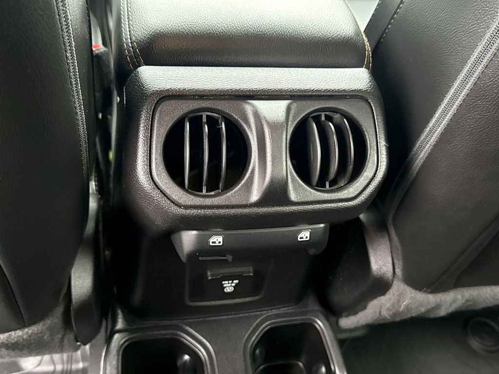 Used 2021 Jeep Gladiator Overland image 25